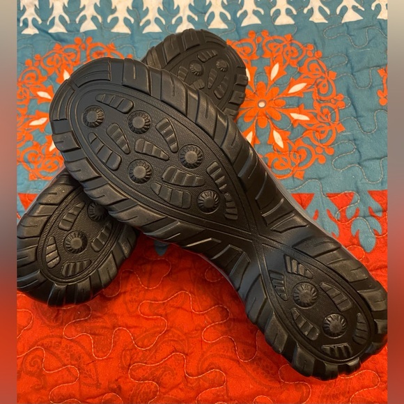 Women’s Size 10 Slip-On Walking Shoes - Picture 2 of 5